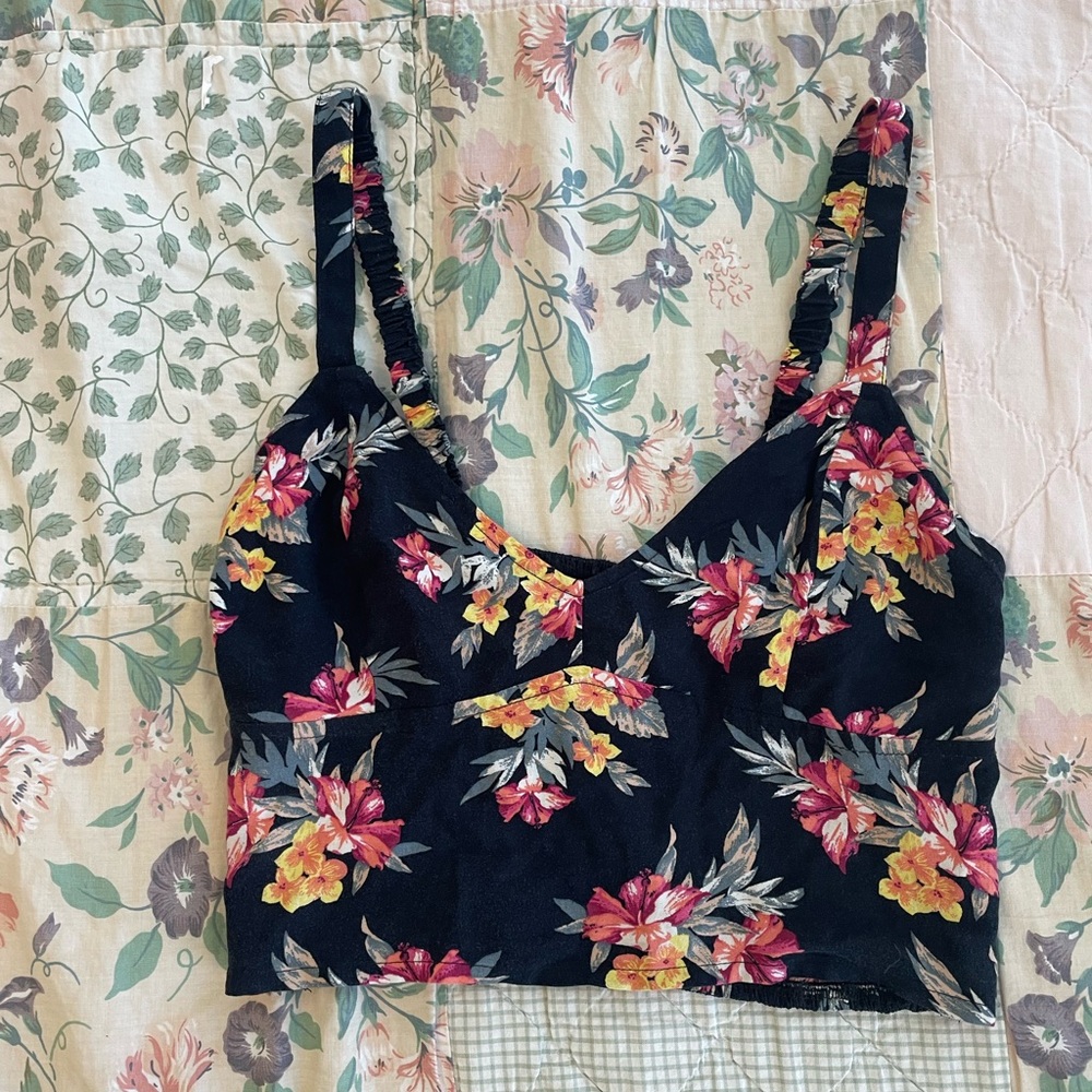 Hollister Floral Crop Top Size Small